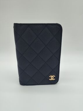 CHANEL Makeup Promotional Passport Holder Black Quilted Travel Wallet Italy NWT